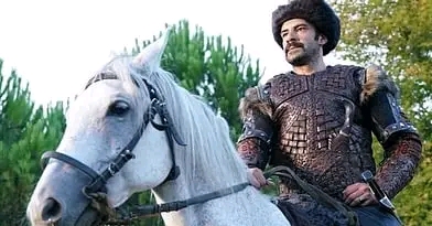 هل تورغوت ألب في مسلسل عثمان هو تورغوت الب في مسلسل أرطغرل