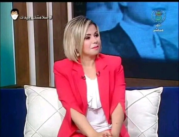 مقدمة برنامج بيتي سعادتي الاعلامية الجزائرية #منى_لعواد الإعلامية منى لعواد ويكيبيديا مسيرة الصحفية مذيعة قناة التلفزيون الجزائري منى لعواد باجمل إطلالة