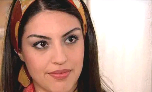 غاي تورغوت أيڤن السيرة الذاتية ويكيبيديا ممثلة دور منار  في مسلسل سامحيني منار كوزان